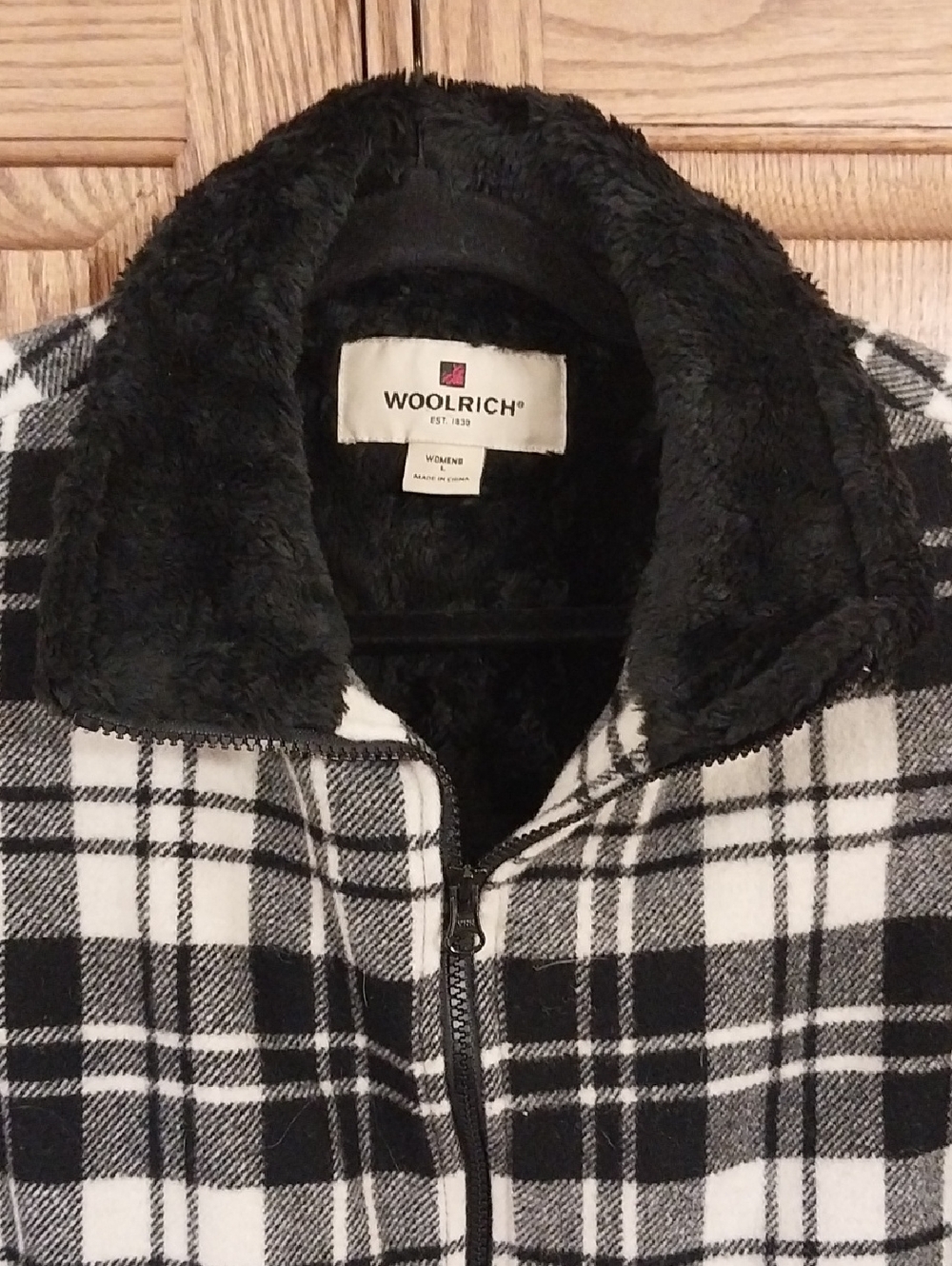 Woolrich Women's Wool Moccasin Plaid Vest Faux Fur Lining/Collar Large Black Wh
